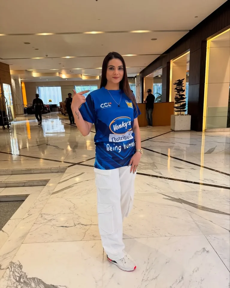 Mumbai Heroes Team Kits